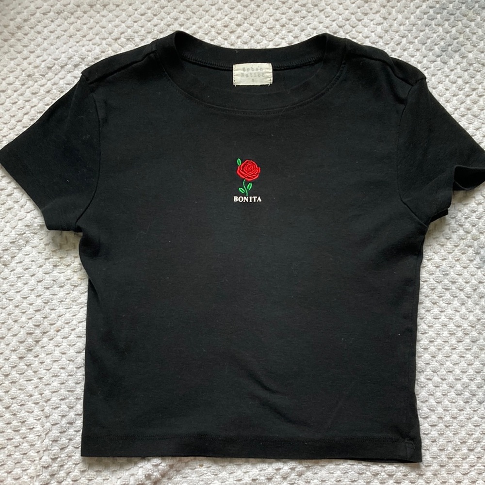 Black  T-shirt with red rose and the word Bonita